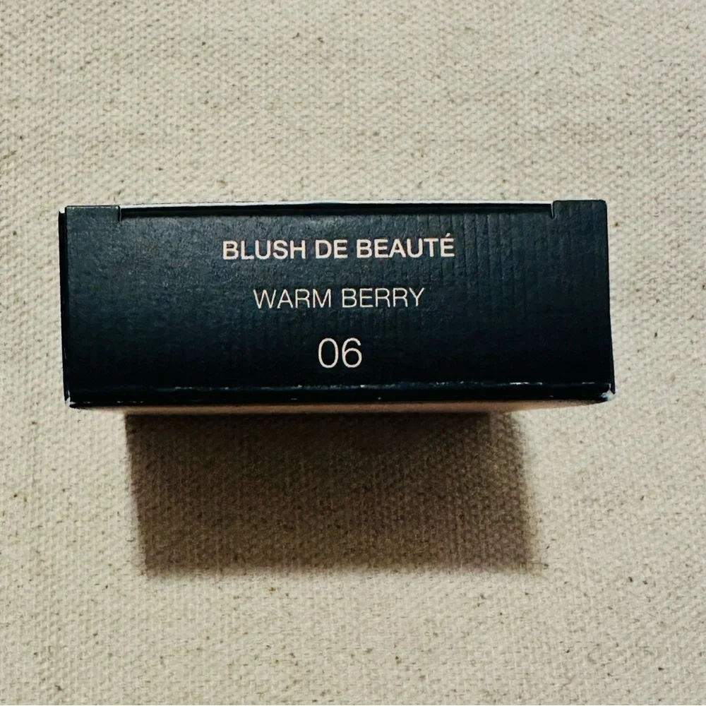 Gucci | Blush | Luminous Matte Powder Blush | Warm Berry